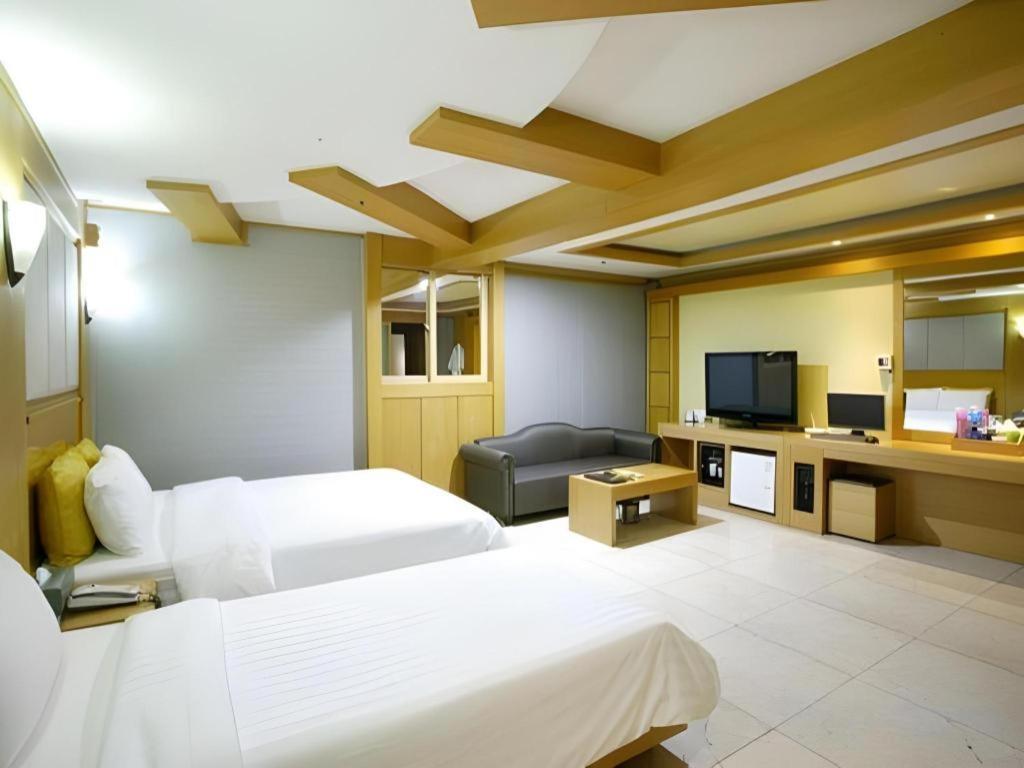 Hotel Head-One Uijeongbu Екстер'єр фото