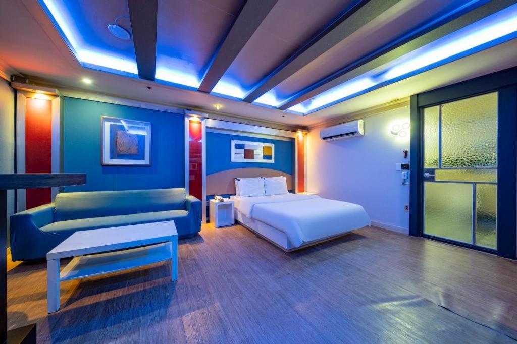 Hotel Head-One Uijeongbu Екстер'єр фото