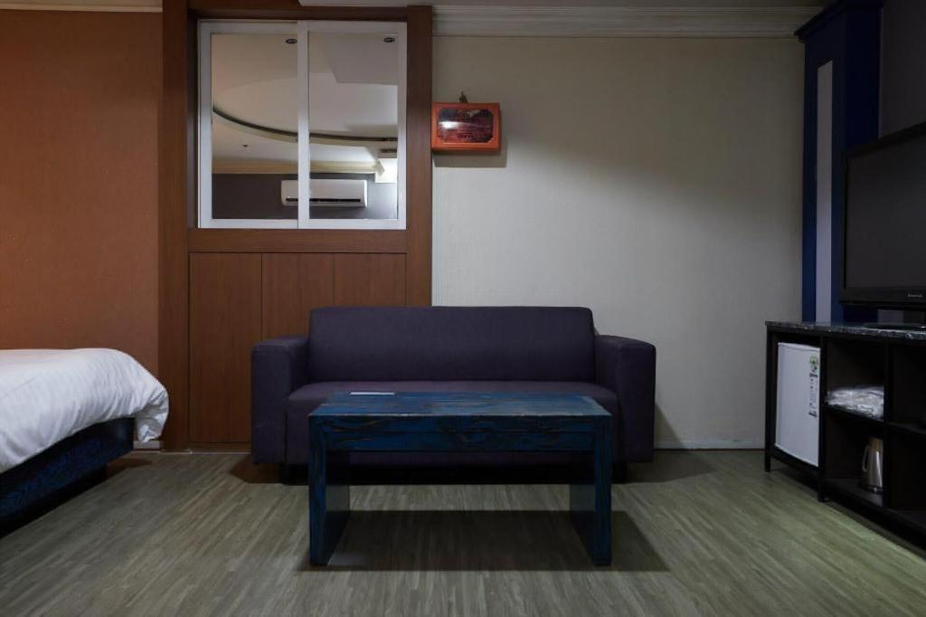 Hotel Head-One Uijeongbu Екстер'єр фото