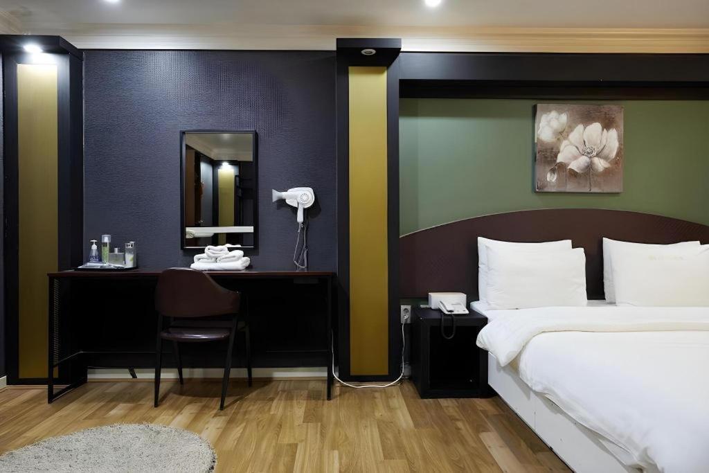 Hotel Head-One Uijeongbu Екстер'єр фото