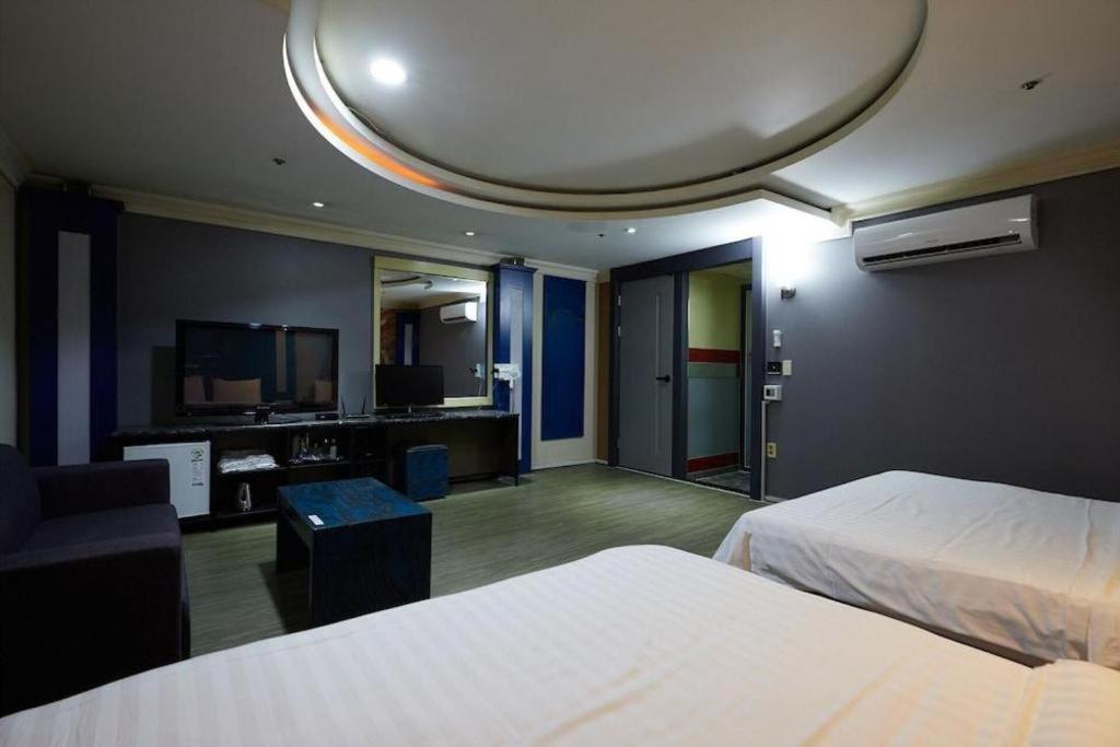 Hotel Head-One Uijeongbu Екстер'єр фото