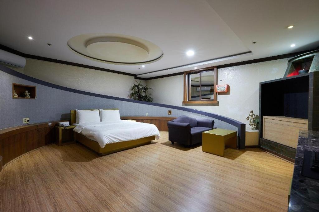 Hotel Head-One Uijeongbu Екстер'єр фото