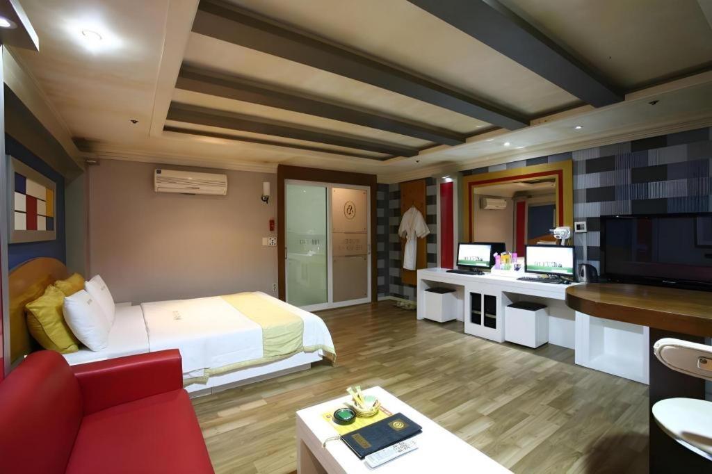 Hotel Head-One Uijeongbu Екстер'єр фото